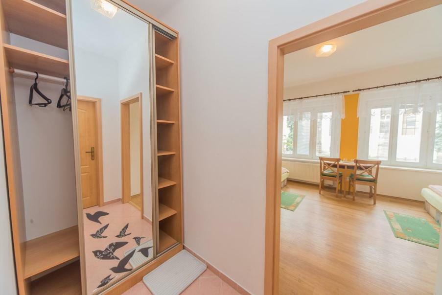 Cesky Brod Pension U Kostela מראה חיצוני תמונה
