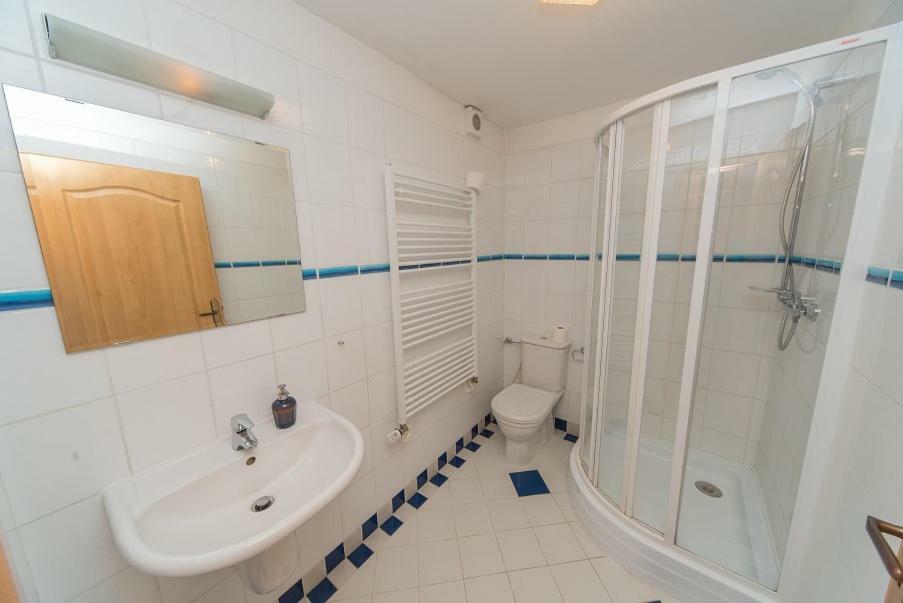 Cesky Brod Pension U Kostela מראה חיצוני תמונה