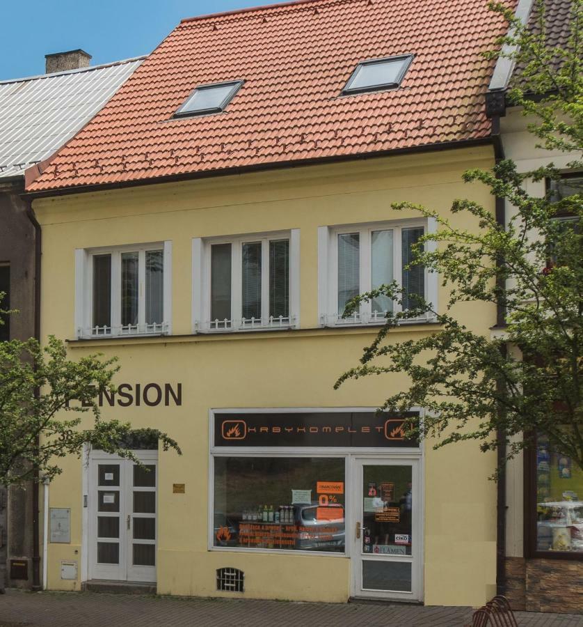 Cesky Brod Pension U Kostela מראה חיצוני תמונה