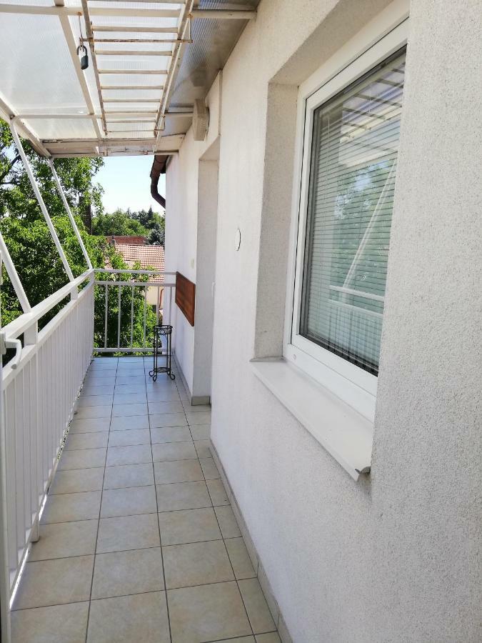 Cesky Brod Pension U Kostela מראה חיצוני תמונה