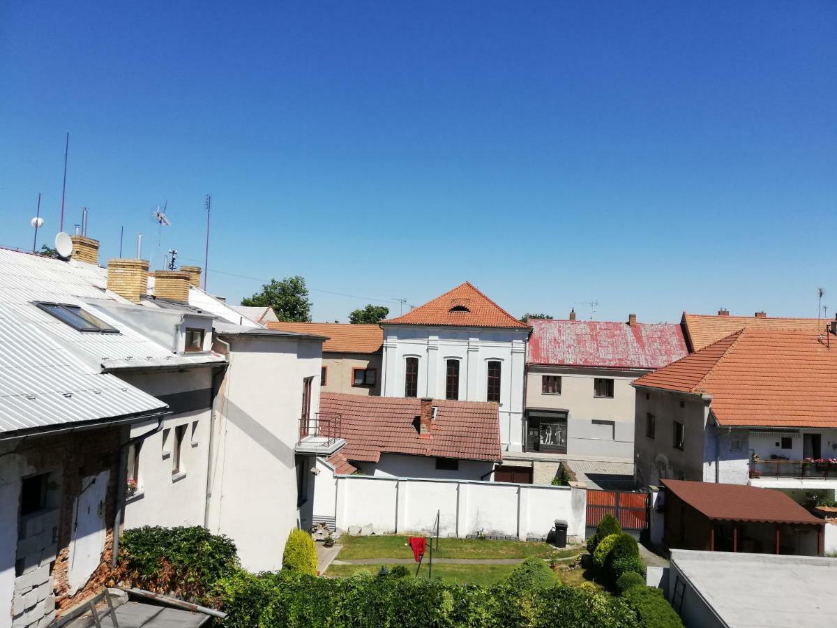 Cesky Brod Pension U Kostela מראה חיצוני תמונה